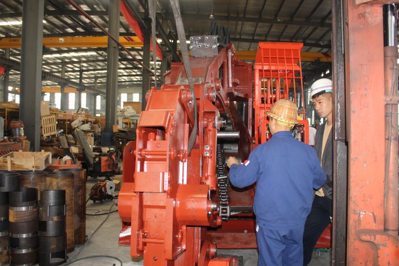 隧道扒渣機